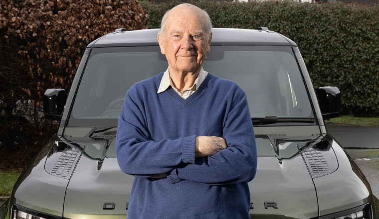 How Many Mechanics Does It Take to Change a Land Rover Lightbulb? At £2,629 You'd Think More Than One.