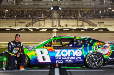 Kyle Busch defies Daytona chaos by lifting with 2 laps to go (Video)