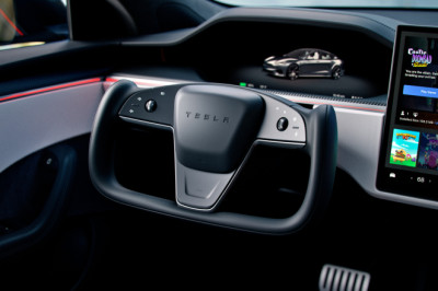 China May Be Regulating Yoke Steering Wheels Out Of Existence In New Safety Standards