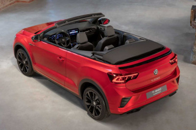 Volkswagen Is Selling A Convertible SUV With A Manual Gearbox. Yes, Really