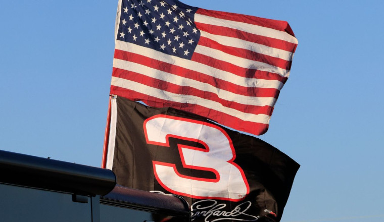 25 years after his death, Earnhardt's presence lives on in Daytona
