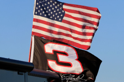 25 years after his death, Earnhardt's presence lives on in Daytona