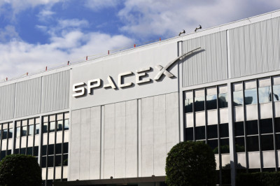 SpaceX Might Be Getting Into Weaponry Now