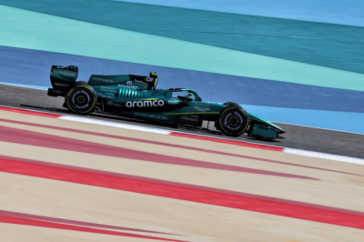 Aston Martin brings out red flag in first F1 test race simulation