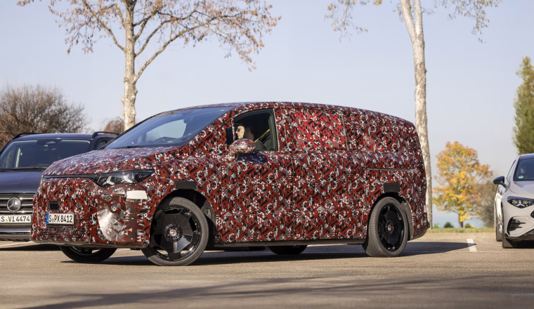Mercedes' new van-based large MPV has a smaller turning circle than a Golf