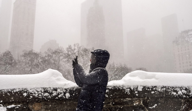 10,000 Flights Canceled After Winter Storm Dumps 2 Feet Of Snow On Northeast