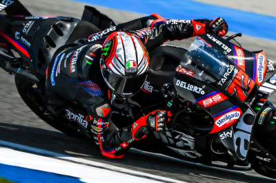 Buriram Test: Bezzecchi blasts to new lap record to lead Ogura in Thailand