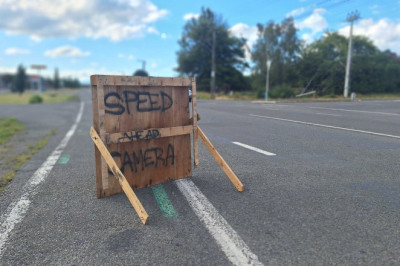 Homemade Sign Works Better Than Speed Cameras. Authorities Hate It.