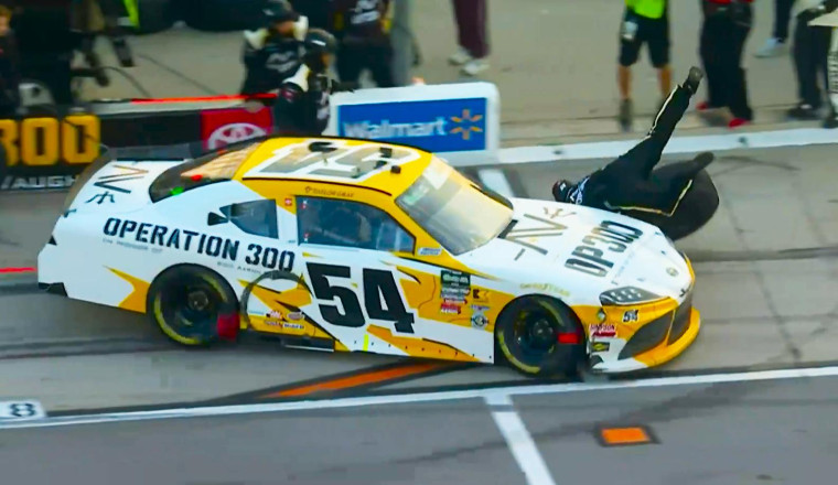 Taylor Gray hits NASCAR crew member on the pit lane (Video)