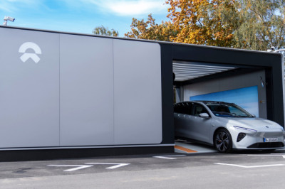 Tesla Once Tested 90-Second Battery Swaps, Nio Scaled It To 176,000 In A Day