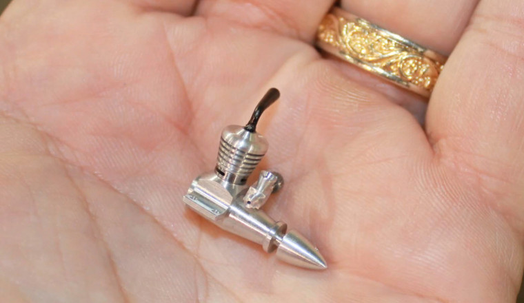 The Smallest Diesel Engine In The World Fits In The Palm Of Your Hand