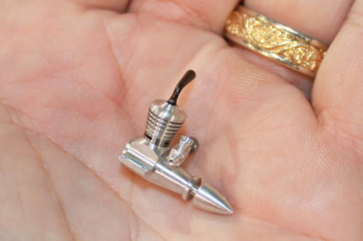 The Smallest Diesel Engine In The World Fits In The Palm Of Your Hand