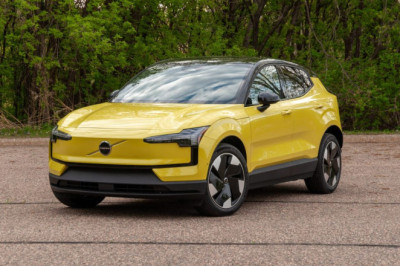 Volvo Is Recalling Over 40,000 EX30 EVs Because Their Batteries Could Catch on Fire: TDS