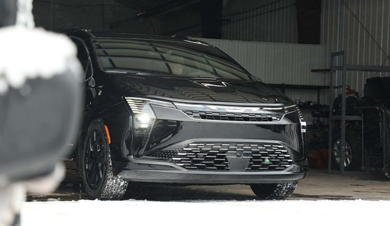 2027 Chrysler Pacifica Shows Off Its New Face