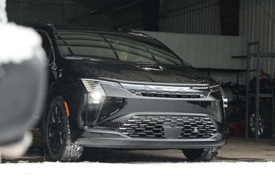 2027 Chrysler Pacifica Shows Off Its New Face
