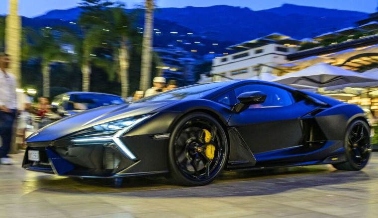 Huge car brand worth £18bn scraps EV push - ‘no one wants it!’