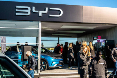 Now used car dealers are embracing Chinese cars, too