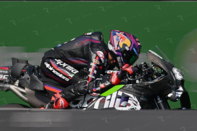 How Aprilia is using a banned McLaren F1 trick in MotoGP