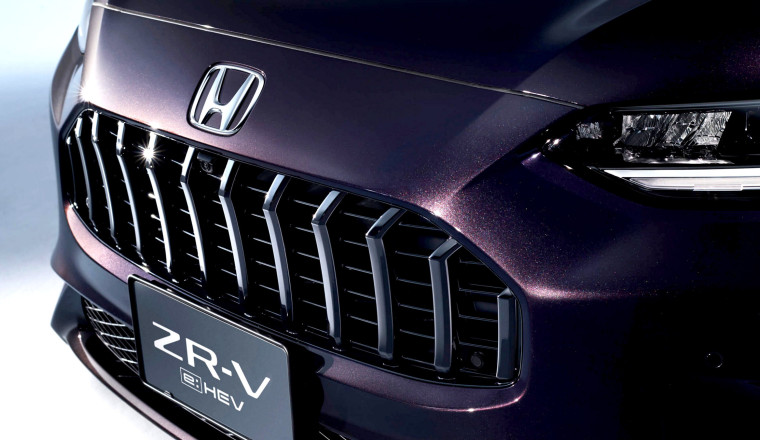 Japan’s Updated HR-V Keeps Its Teeth-Like Grille, Loses Turbo Bite