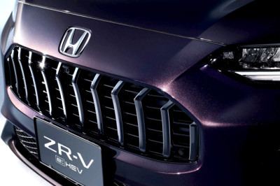 Japan’s Updated HR-V Keeps Its Teeth-Like Grille, Loses Turbo Bite