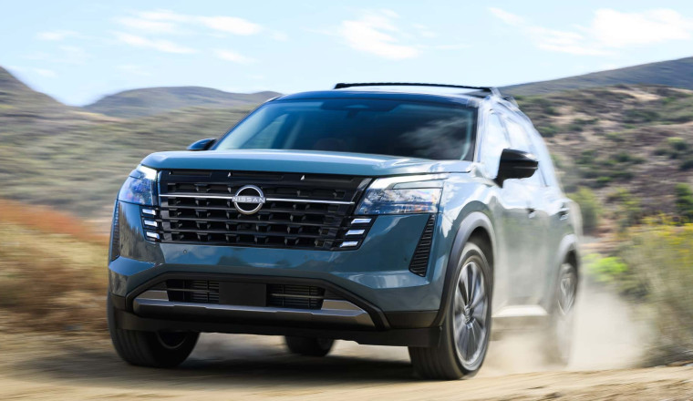 Nissan Will Sell Body-On-Frame Pathfinder Alongside Current Version: Report