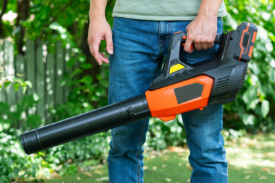 Drying Your Car With A Leaf Blower: Kind Of Genius Or Asking For Trouble?