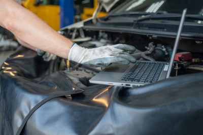 'I'm a mechanic – car MOTs will fail if common item is seen on windscreen'