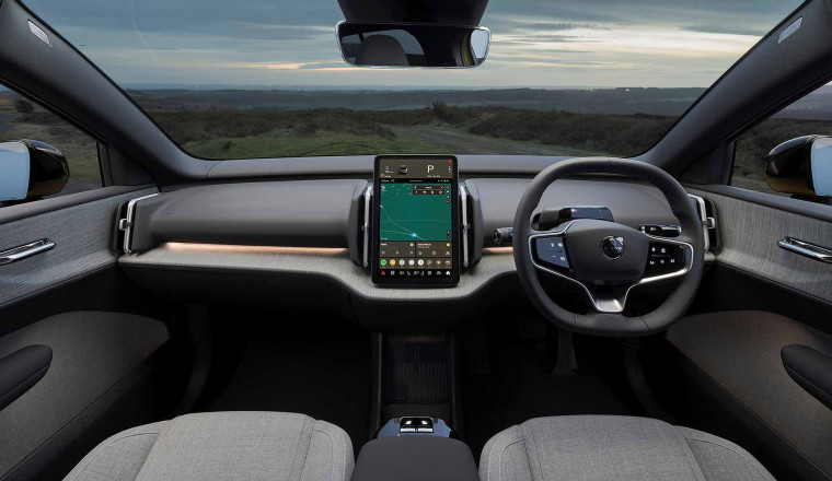 Should fleets remove ‘touchscreen only’ cars on safety grounds?