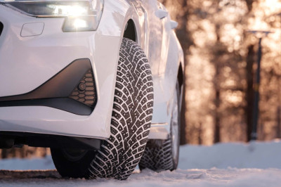 This Tire Changes Grip Depending On The Weather