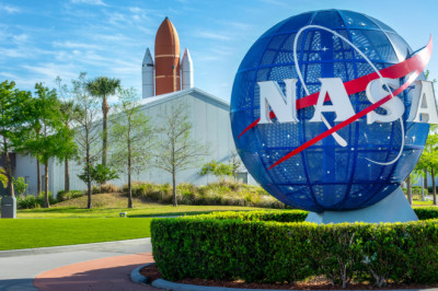 Senate Lays Out Its Biggest Plans For NASA In Years, Accelerating Moon Race And Delaying ISS Termination