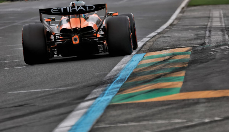 Australian GP F1 2026 starting grid with two cars out before the race