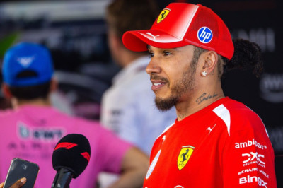 Hamilton backs Ferrari 'in fight' with Mercedes