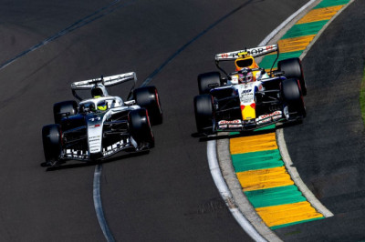 Lawson, Perez rekindle feud at Australian GP