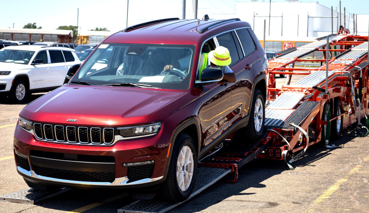 Stellantis Accuses Iowa Dealer Of Taking Multiple Loans On The Same Cars