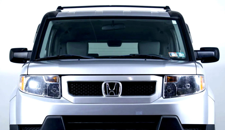 This Quirky 16-Year-Old Honda With 16K Miles Is Pulling New SUV Money