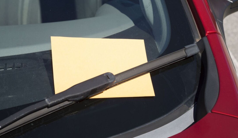 Woman finds note on car and stranger instantly makes her marriage fall apart