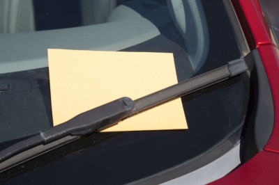 Woman finds note on car and stranger instantly makes her marriage fall apart