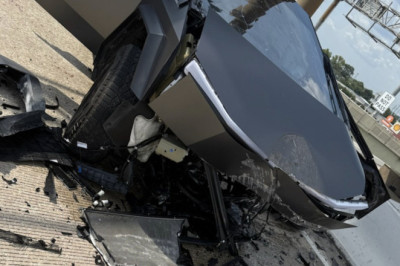 A Tesla on Autopilot Tried to Drive Straight Off a Houston Overpass. Now There's a $1 Million Lawsuit Naming Elon Musk.