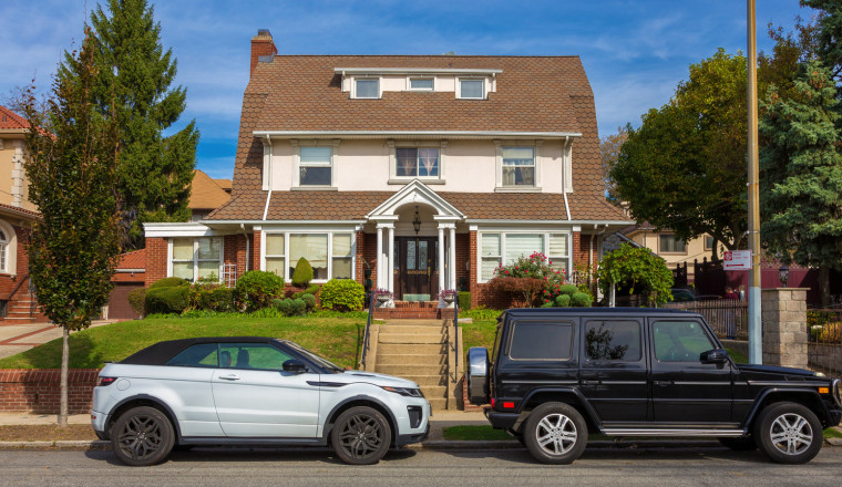 Why You Might Run Afoul Of The Law If You Street Park In Front Of Your Neighbor's House