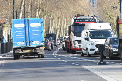 Government to create new road offence to give points to drivers