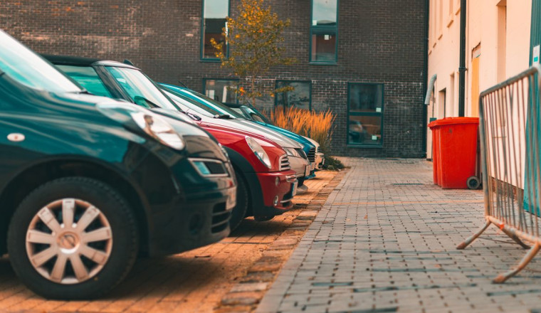 Jeep driver gets 'instant karma' after taking up two spaces in car park