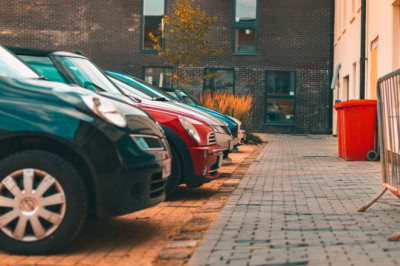Jeep driver gets 'instant karma' after taking up two spaces in car park