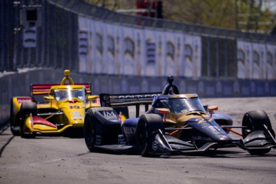 Kirkwood wins debut race at Cowboys' stadium