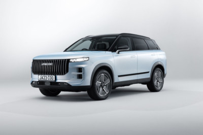 Jaecoo 7 updated for 2026: Range Rover lookalike gains new hybrid setup and lower pricing