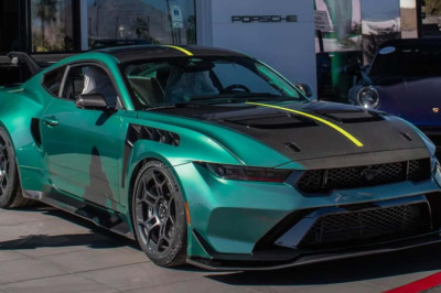Hero Mustang GTD Owner Has His Car Delivered To A Porsche Dealer 