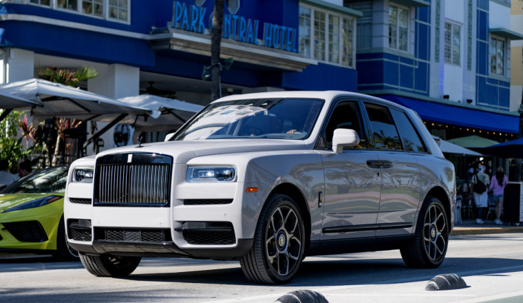 Rolls-Royce Says Cullinan Owners Can't Use The Back Seats Because The Seat Belts Might Not Be Attached