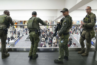 Trump Sics ICE Agents On Airports Around The Country In Futile Attempt To Cut Down On Wait Times As TSA Agents Go Without Pay
