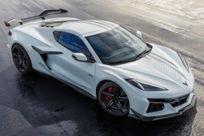 A Manual C8 Corvette Isn't Happening: 'We Don't Have Any Plans'