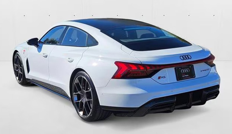 A New 912-HP Audi Sat Unsold For Months And The Price Finally Cracked