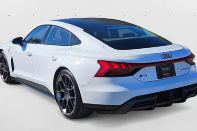 A New 912-HP Audi Sat Unsold For Months And The Price Finally Cracked